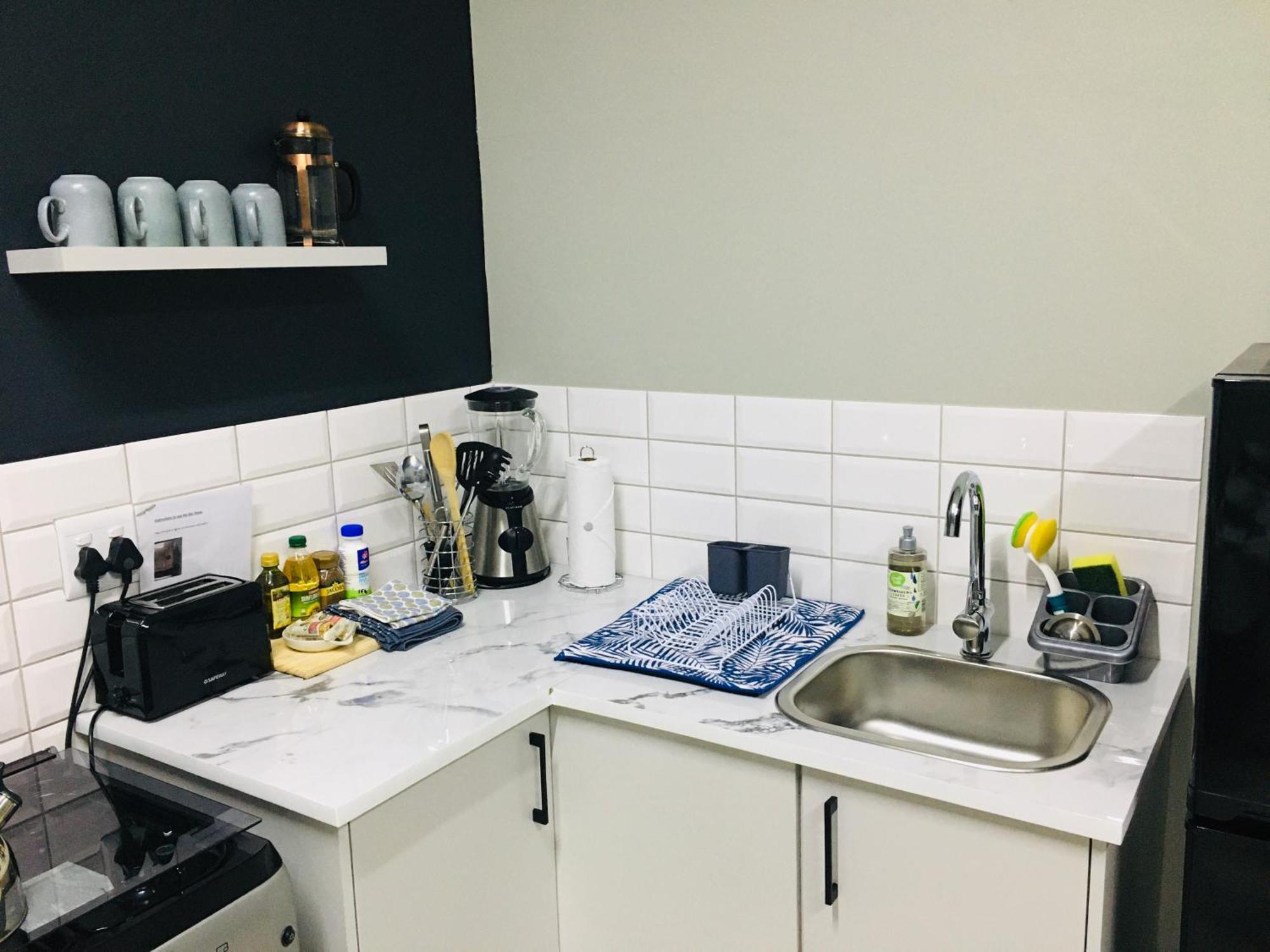Happy Daze Apartment Свелендам Екстериор снимка