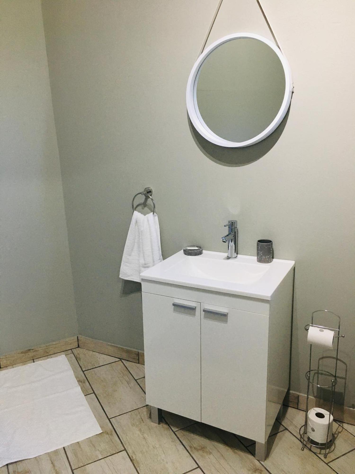 Happy Daze Apartment Свелендам Екстериор снимка