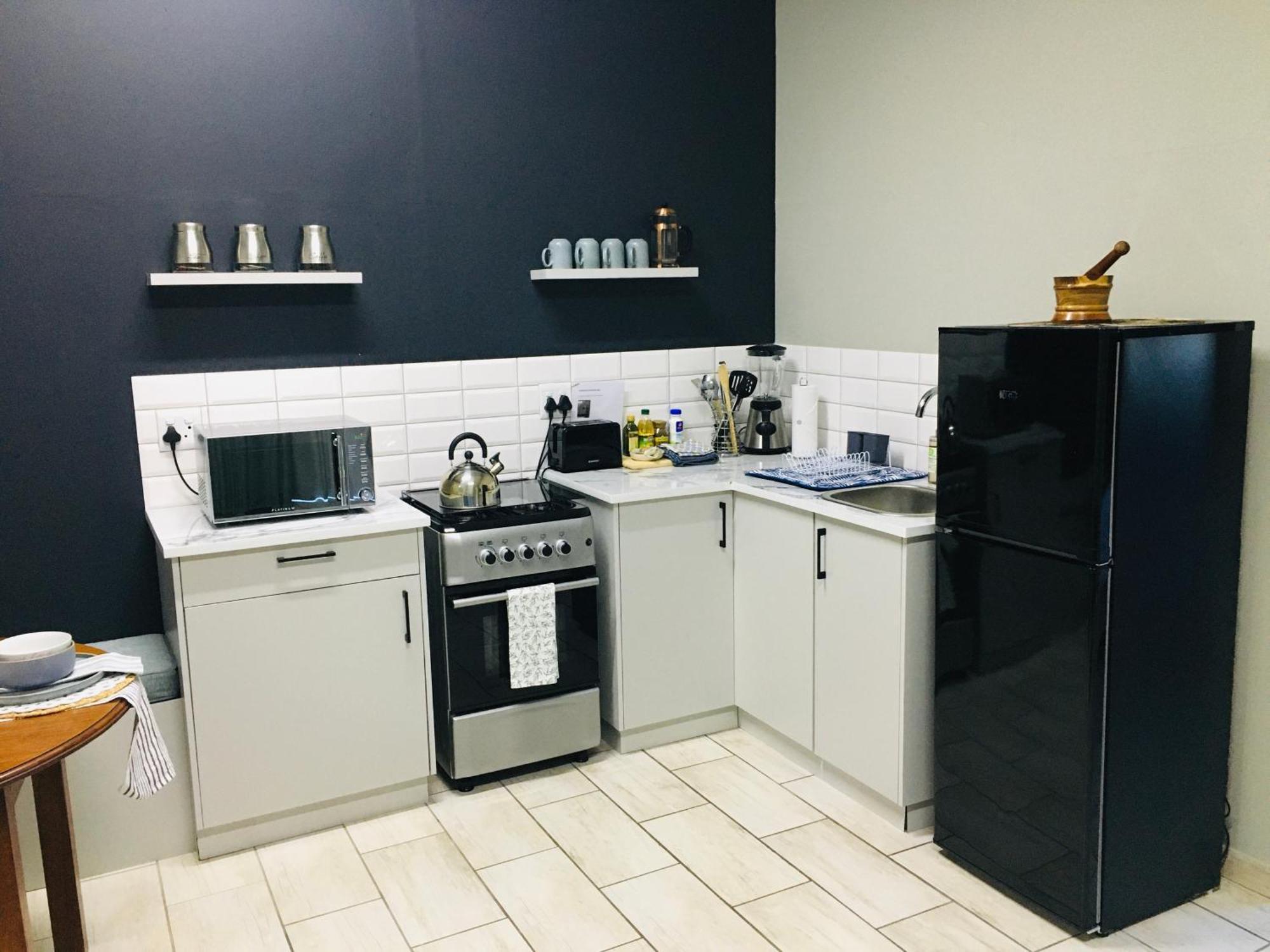 Happy Daze Apartment Свелендам Екстериор снимка