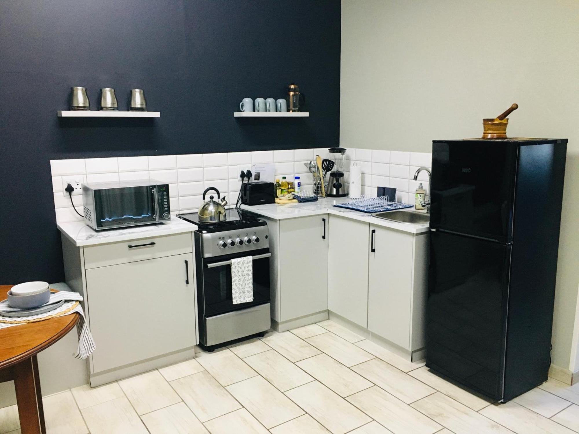 Happy Daze Apartment Свелендам Екстериор снимка