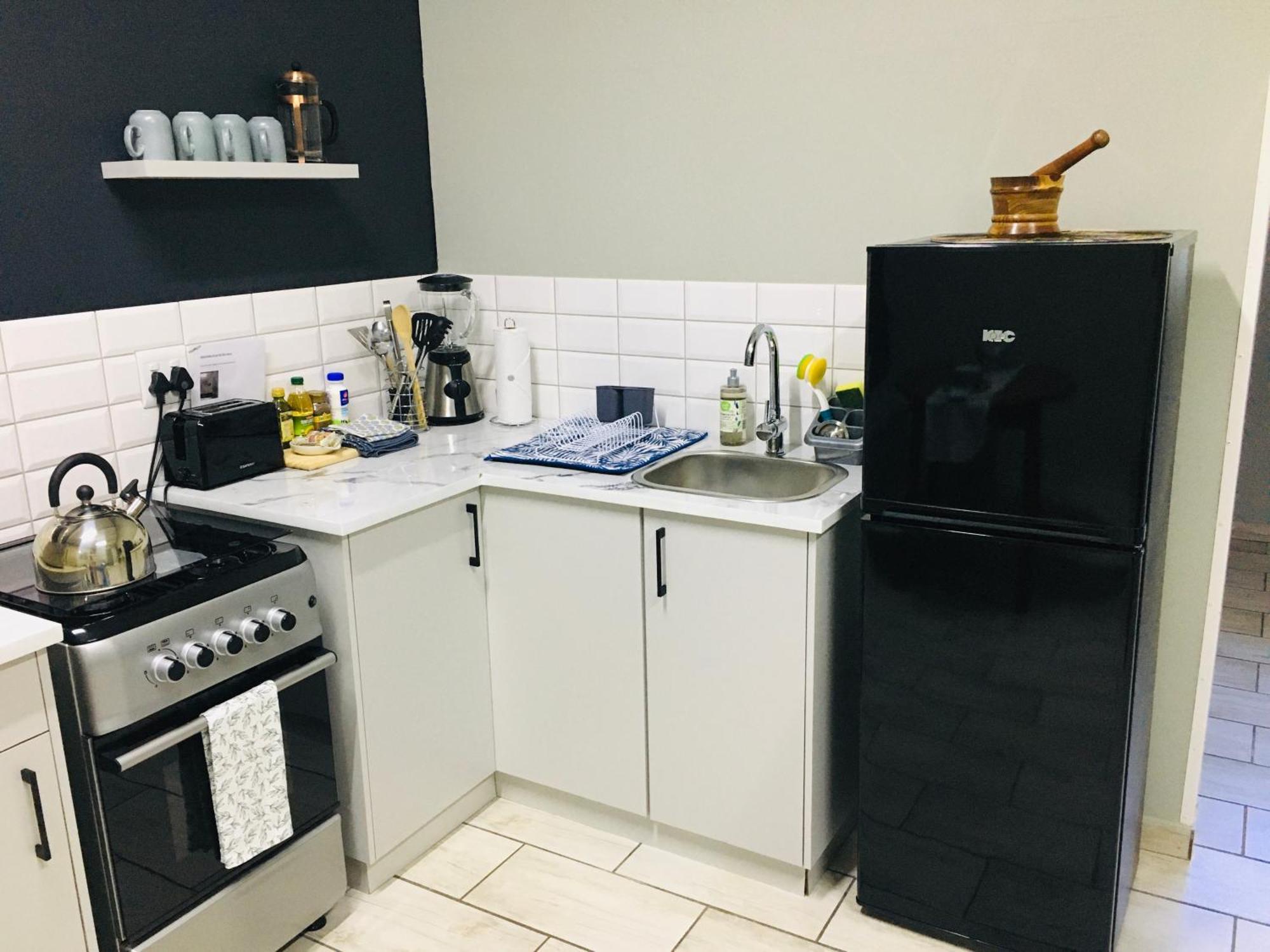 Happy Daze Apartment Свелендам Екстериор снимка