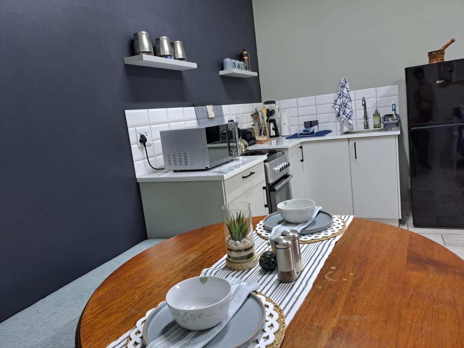 Happy Daze Apartment Свелендам Екстериор снимка