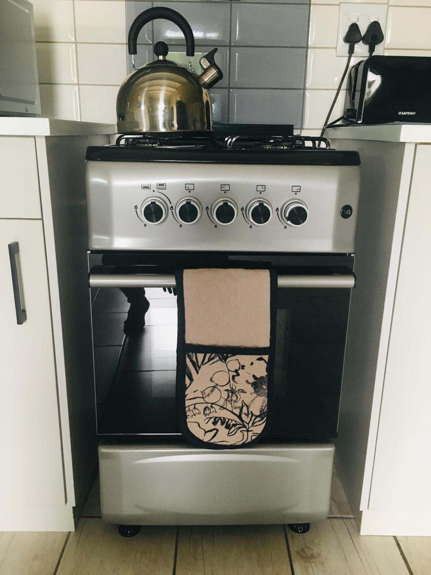 Happy Daze Apartment Свелендам Екстериор снимка